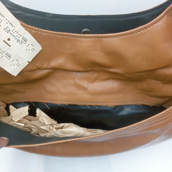 Vintage Knot Handle Hobo in British Tan - Picture 5 of 12